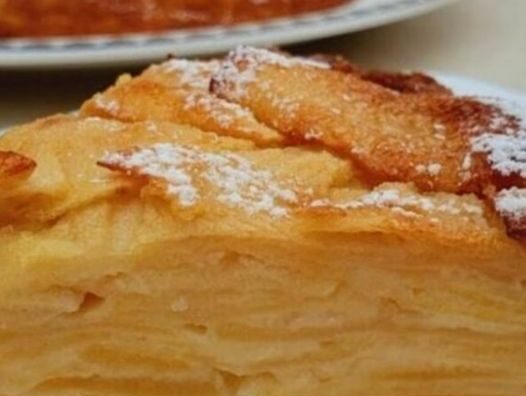 Torta di mele invisibile facile: cremosa e facile da realizzare