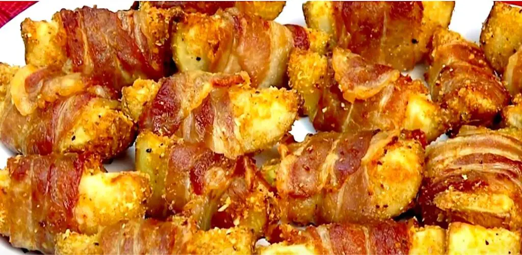 Patate avvolte con bacon: il piatto originale e sfizioso