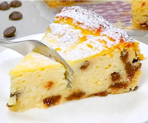 Torta magica di ricotta con scorza di limone: il dolce goloso e delicato!