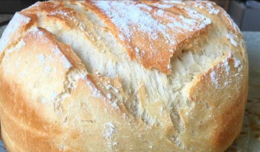 Come fare il pane fatto in casa in modo facile e veloce (con farina semplice)