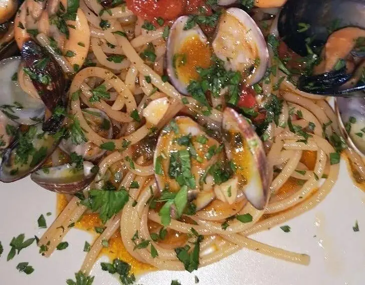 Spaghetto con cozze e vongole