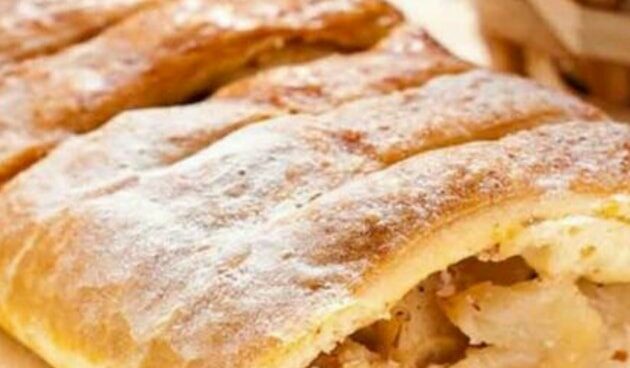 Strudel di mele croccante con mandorle e cannella, davvero delizioso e imbattibile