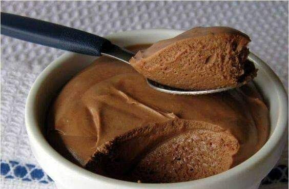 Mousse al cioccolato con 2 ingredienti