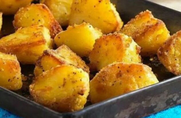 Come preparare le “migliori patate arrosto che tu abbia mai mangiato”: ricette