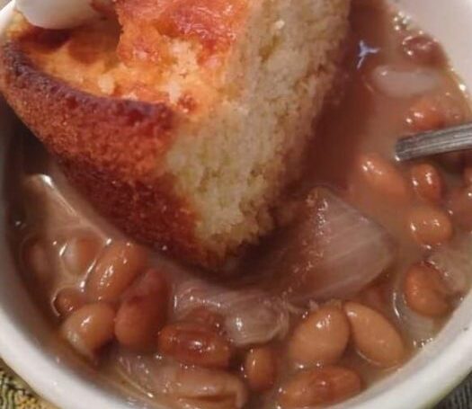 Crockpot Fagioli Pinto e pane di mais