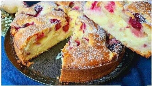 Blitz Kirschkuchen mit Vanillepudding, schmilzt im Mund