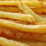 Patatine al forno: più buone delle fritte ma con sole 100 calorie