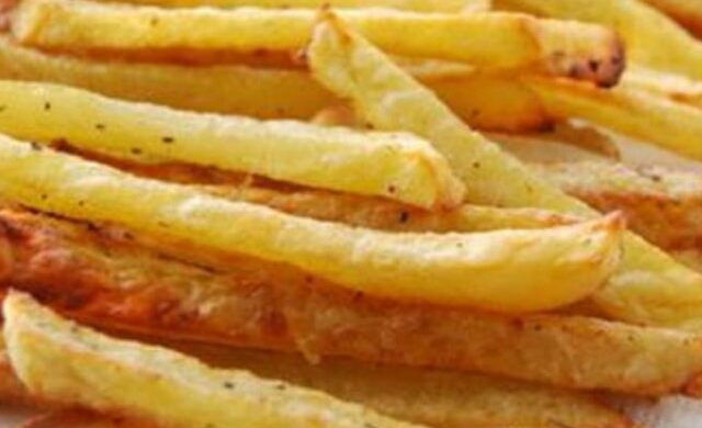 Patatine al forno: più buone delle fritte ma con sole 100 calorie