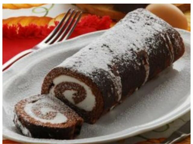 Rotolo al cioccolato low carb in 5 minuti: il dolce senza farine!