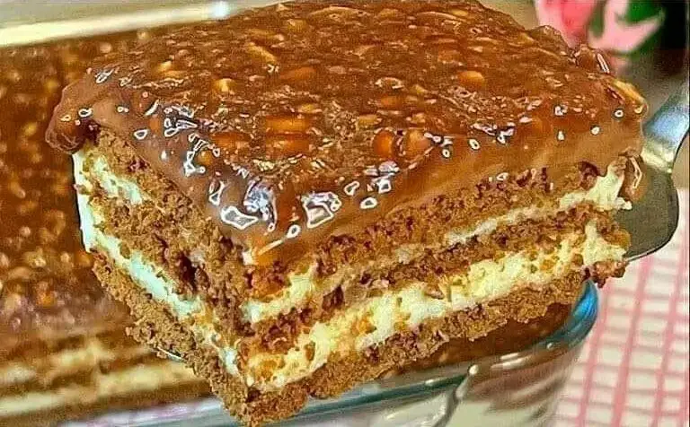 Torta di biscotti senza cottura: la ricetta di una torta facile e deliziosa