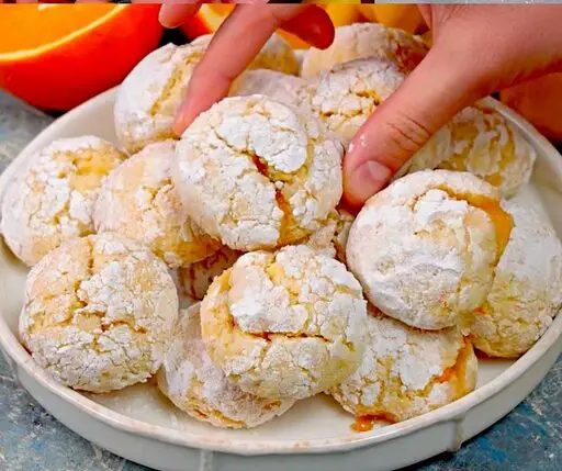 Biscotti all’arancia: una deliziosa ricetta per preparare dei biscotti all’arancia, perfetti per una merenda o una colazione gustosa