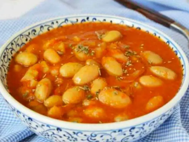 Zuppa di fagioli borlotti ricca di sapore