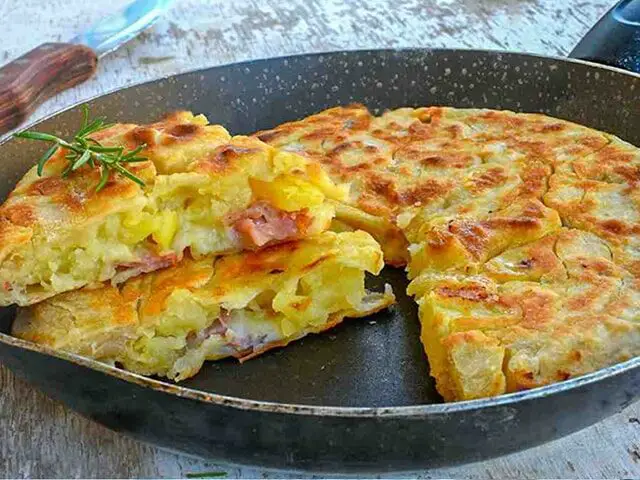 Focaccia con patate e prosciutto