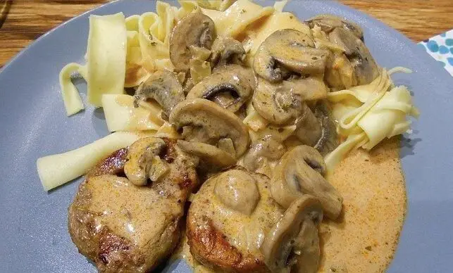 Medaglioni in salsa di crema di funghi, semplicemente deliziosi!