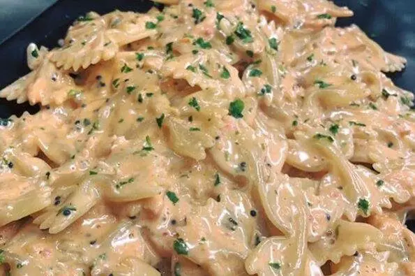 Farfalle al salmone