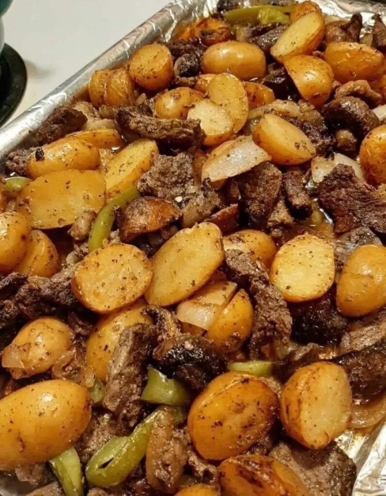 RICETTA DI PATATE IN PADELLA E BISTECCA CON BURRO ALL’AGLIO