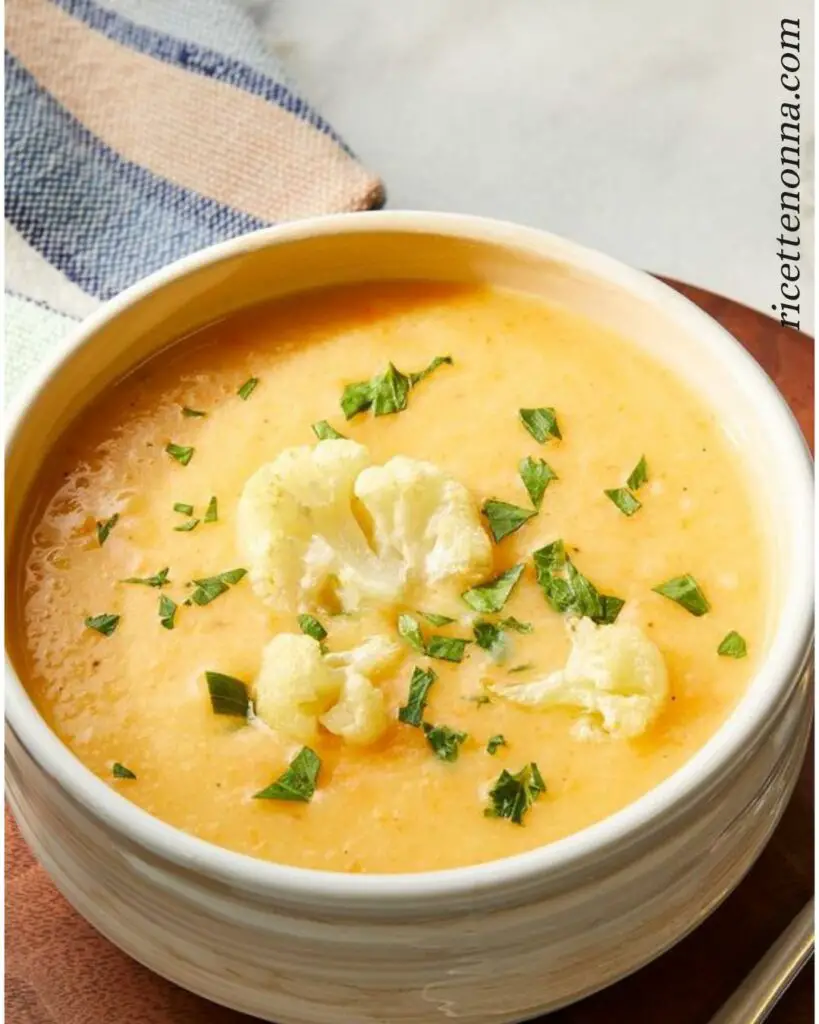 Zuppa cremosa di cavolfiore e Cheddar