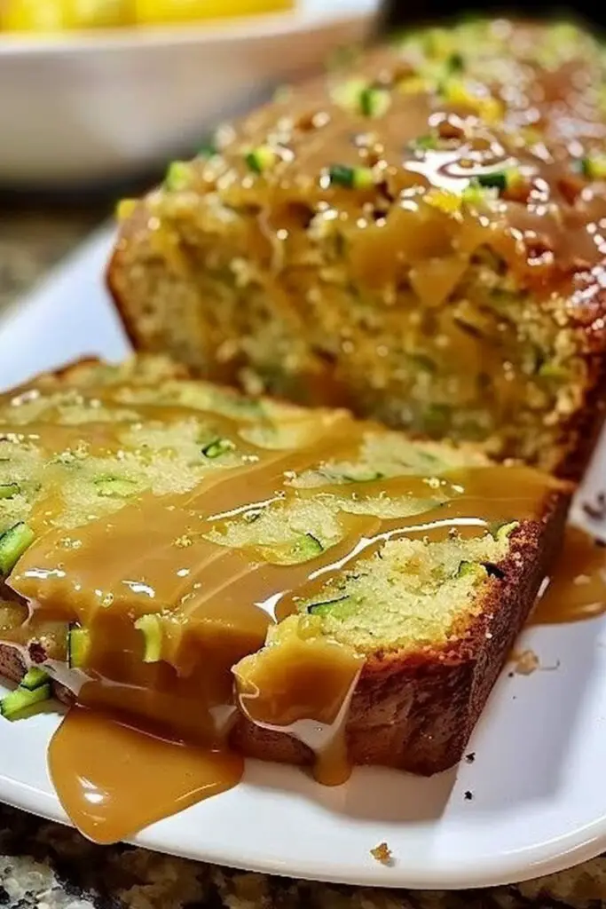 Pane celeste alle zucchine e limone con glassa al caramello