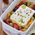 🧀🍅 Feta al forno su verdure mediterranee 🥒🌿