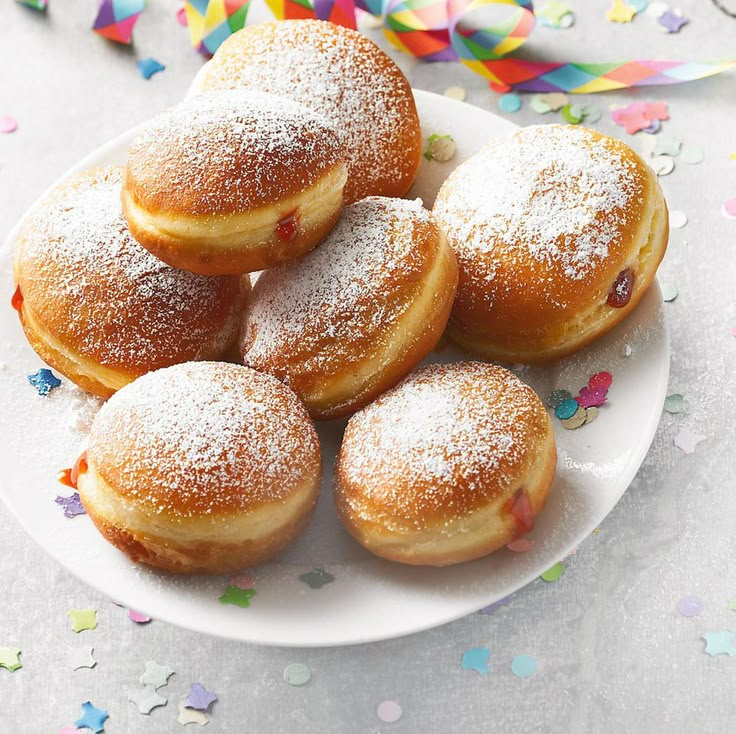 Berliner Krapfen: una ricetta paradisiaca per ciambelle soffici e ripiene che piacciono sempre!