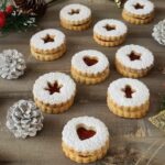 🍪 Biscotti Linzer preparati secondo la ricetta della nonna – classici, teneri e irresistibili!🍪