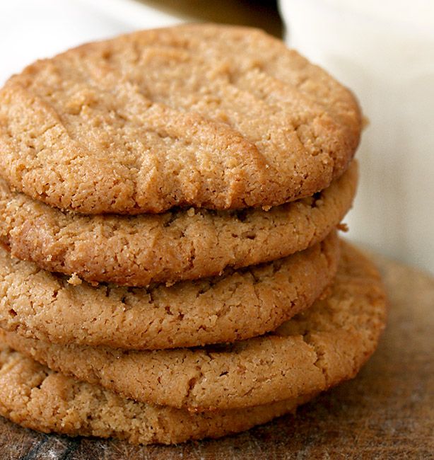 Biscotti al burro di arachidi spessi e morbidi