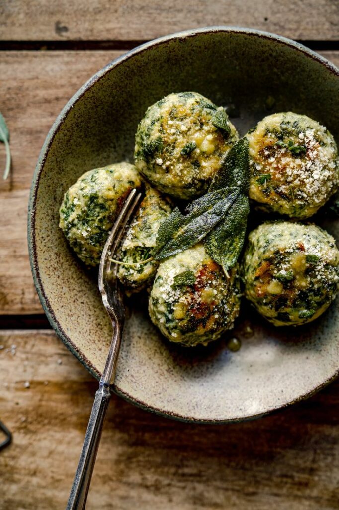 Fagottini di spinaci con burro di noci e formaggio di montagna 🌿🧀