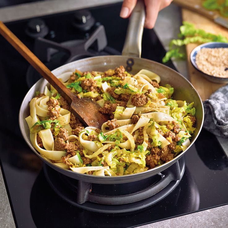 Cavolo cinese con carne macinata Pronto per essere cucinato in 30 minuti