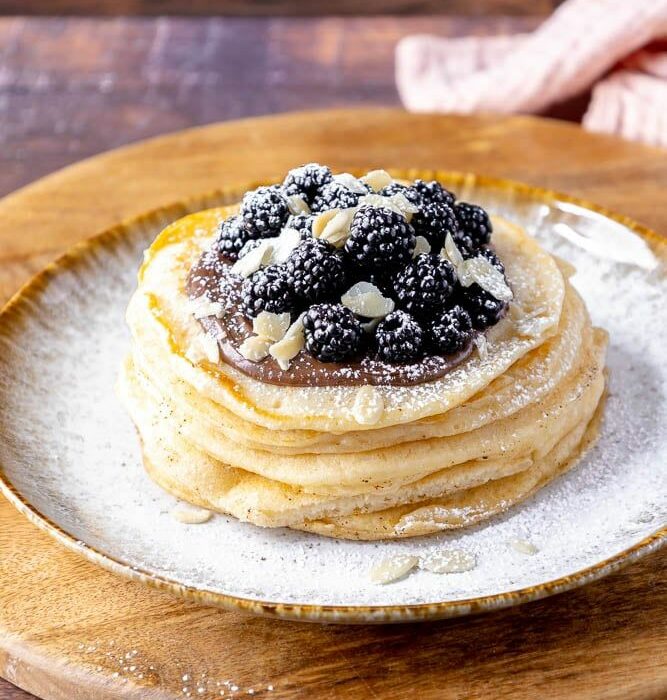 Pancakes allo yogurt e mele in 3 minuti – Il dolcetto veloce per un inizio di giornata perfetto!