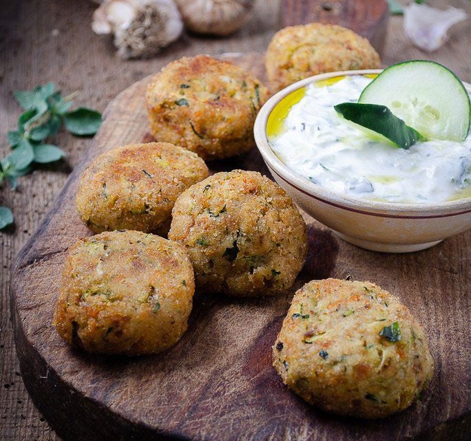 Polpettine croccanti di zucchine e feta al forno