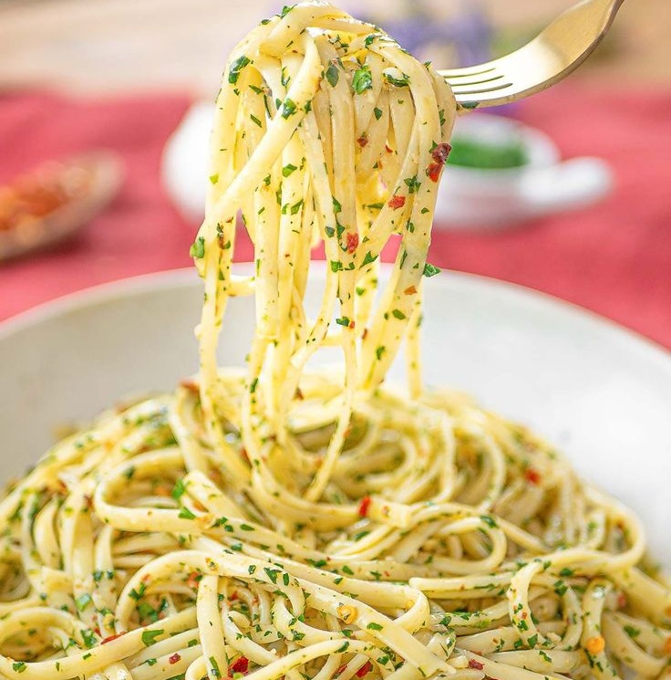 🍝 Pasta al burro d’aglio in 5 minuti con erbe 🍝