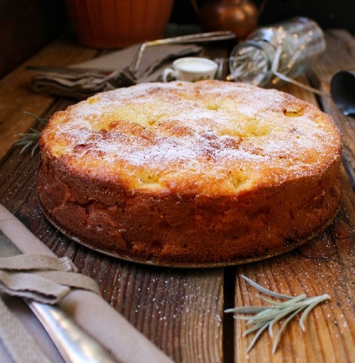 Preparato in 10 minuti Torta di Natale alle mele con panna acida