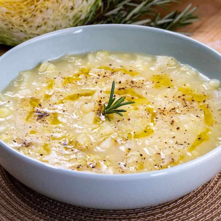 Zuppa di cavolfiore super veloce con 200 g di panna in 15 minuti