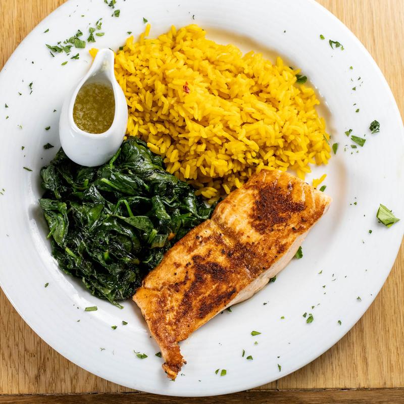 🐟🍯 Salmone in letto di spinaci con salsa alla panna e crosta di miele